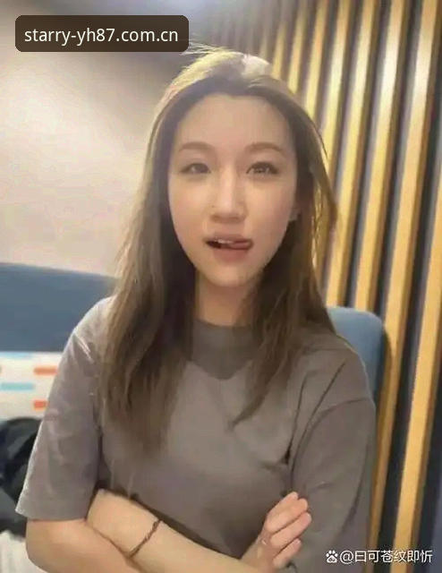 黄婷跟我说，她装这个APP装了三回都没成。第一回提示解析包错误，第二回被手机管家直接给拦了，第三回折腾半天，下载倒是完事了，安装进度条走完弹出来一个白屏。她在群里骂了一句："弄个软件比上班还累。"我当时没说话，发了个截图过去——我的桌面右下角，星空娱乐平台的专属视角APP图标安安静静亮着两盏红绿指示灯。